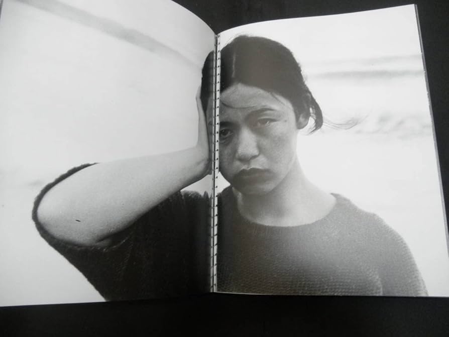 Amazon.co.jp: 荒木経惟 写真集『月光写真』2019年初版